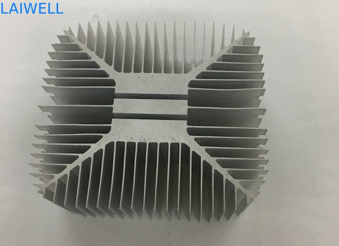 カスタム CNC メタルスタンピング アルミニウム 熱散散散散熱器 コンピュータクーラー 直接供給 in ドングアン