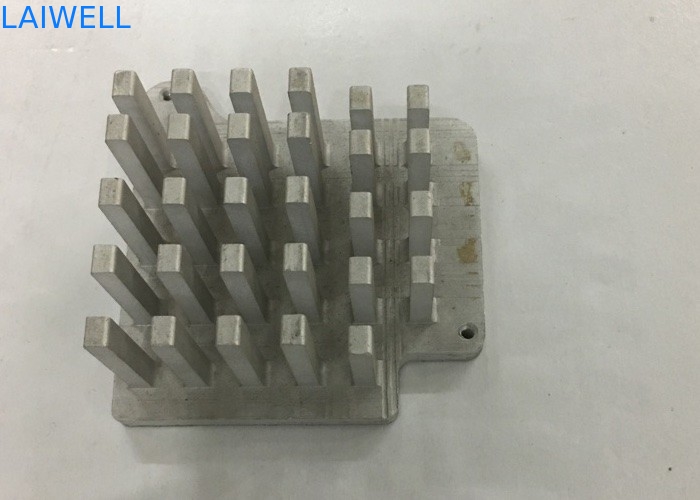 オーダーメイド 電気冷却器 CNC メタルスタンプ アルミニウムプロファイル 圧出熱散 溶解処理